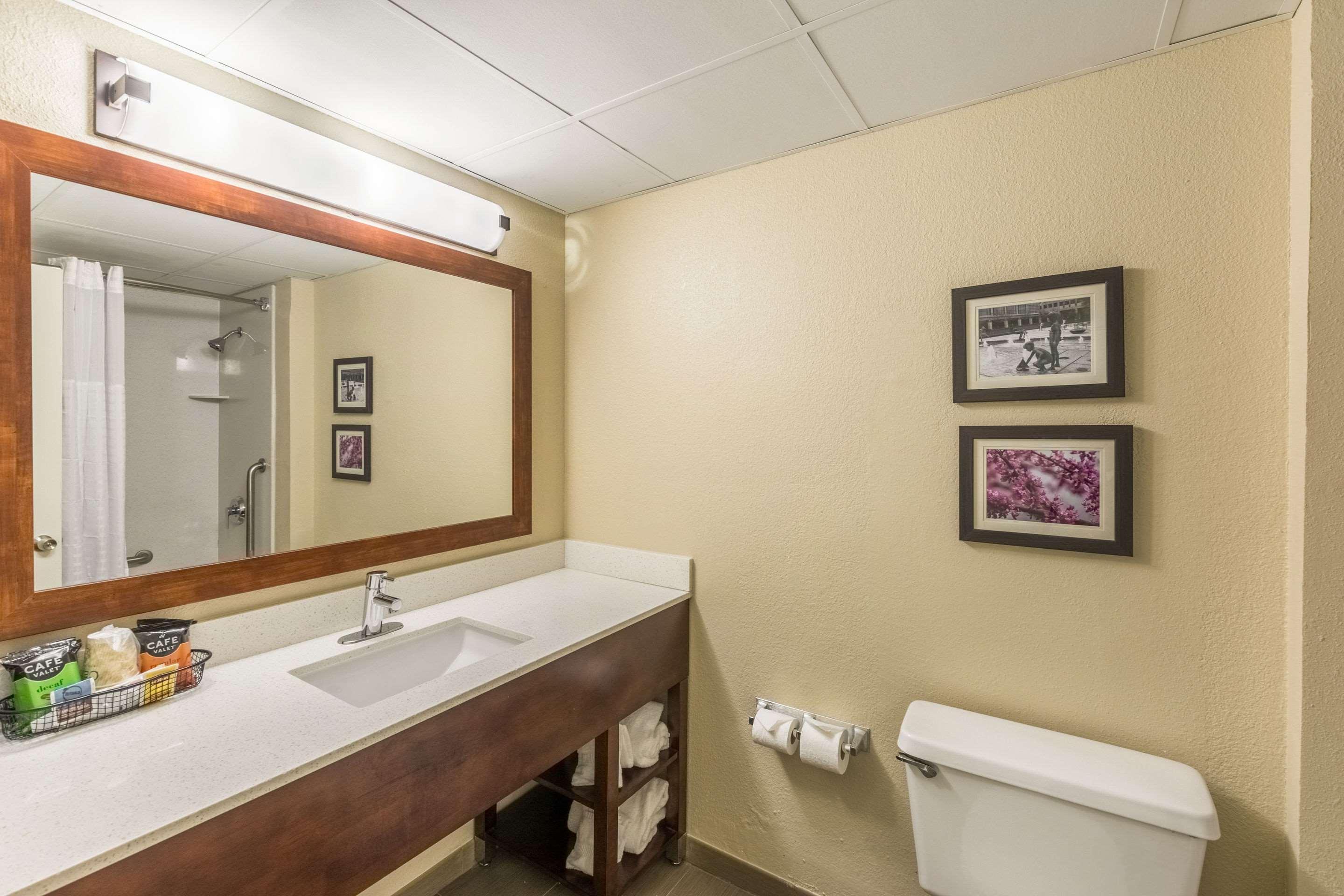 Comfort Inn Charlotte Airport Uptown Exterior photo
