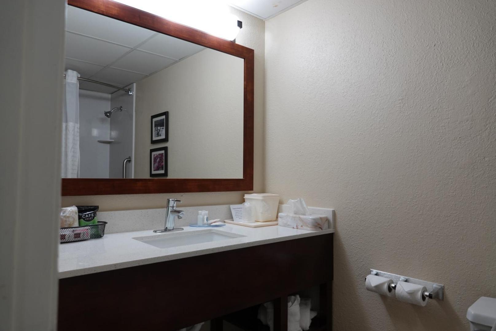 Comfort Inn Charlotte Airport Uptown Exterior photo