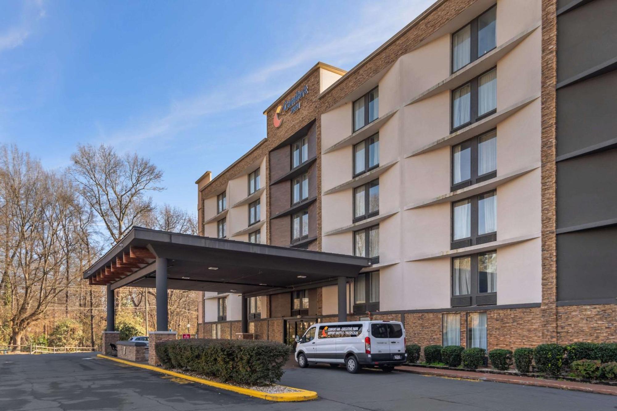 Comfort Inn Charlotte Airport Uptown Exterior photo